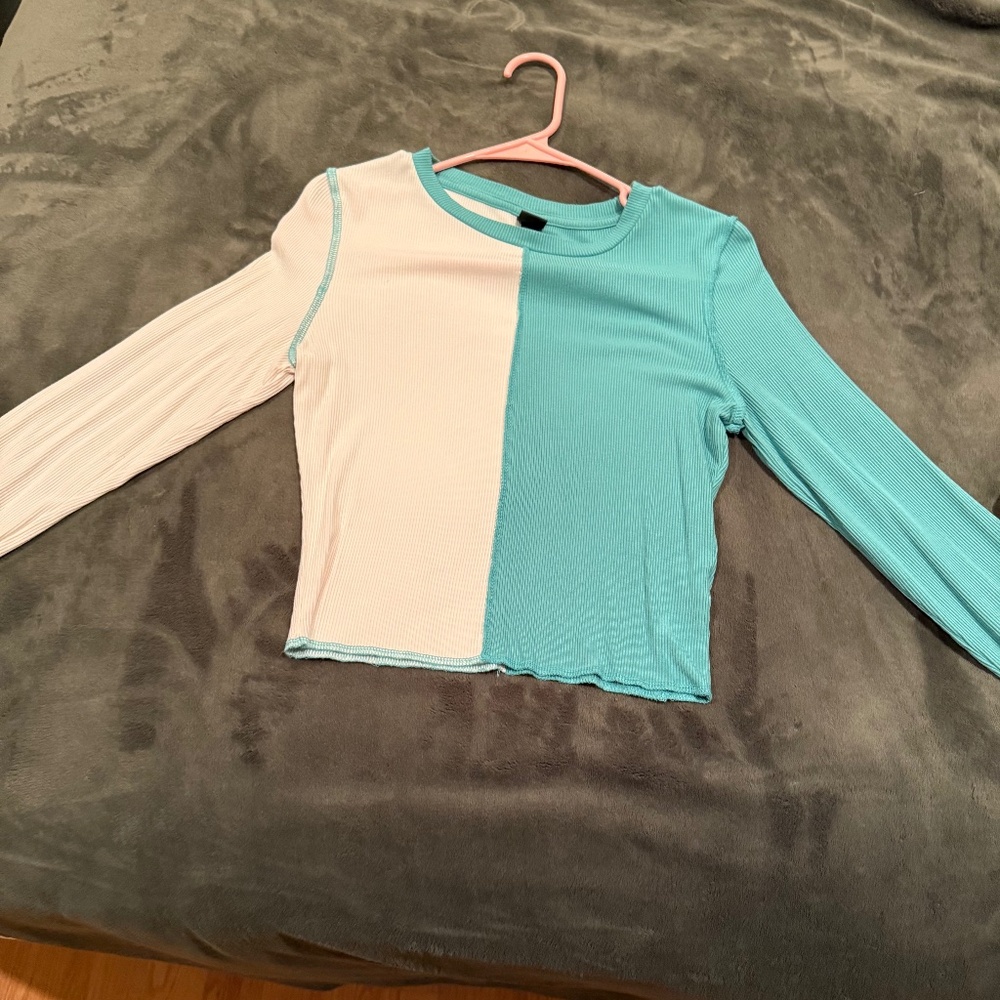 Wild Fable color block long sleeve women's top